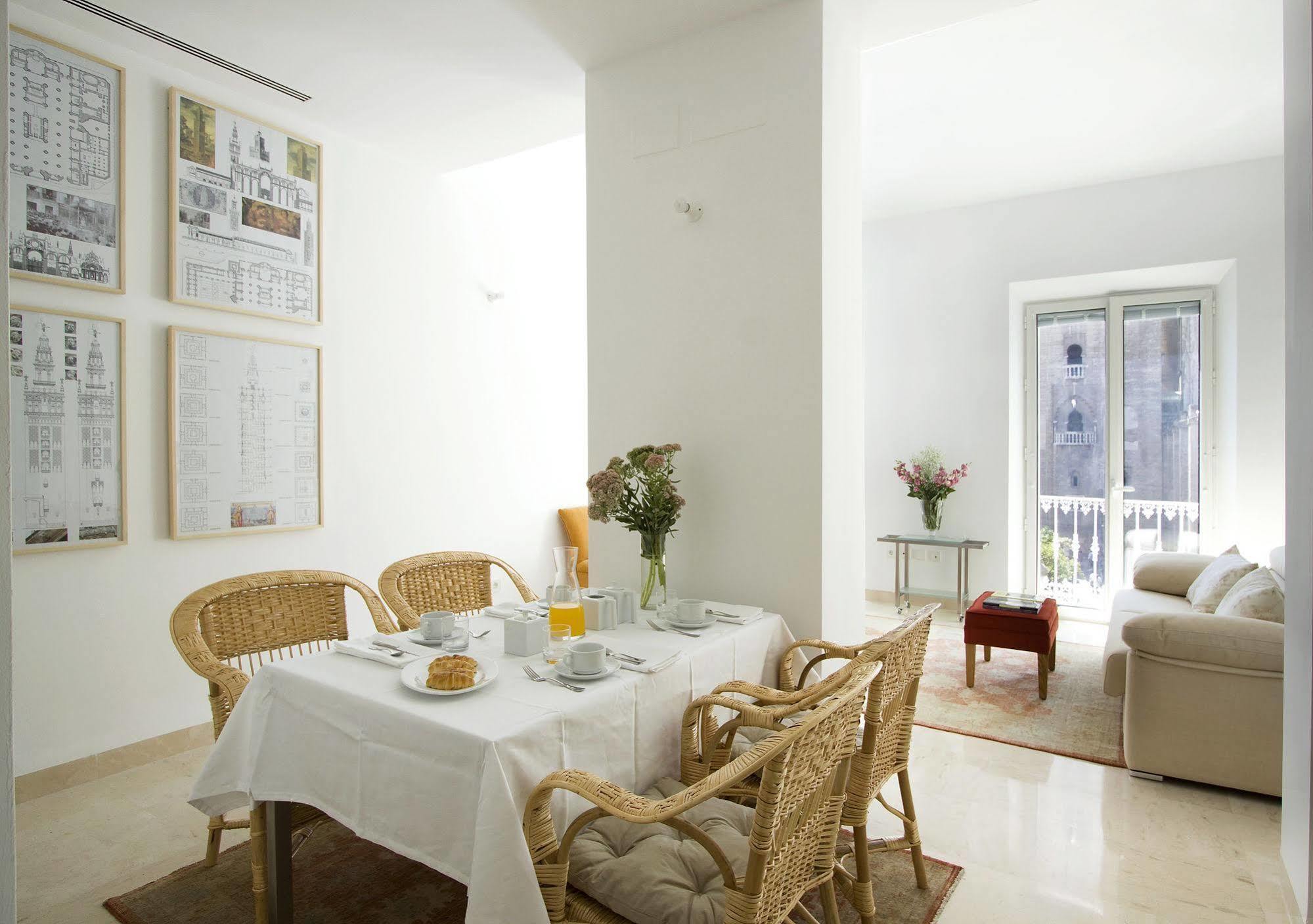 Apartamentos Alemanes Gradas Luxury Sevilha Exterior foto