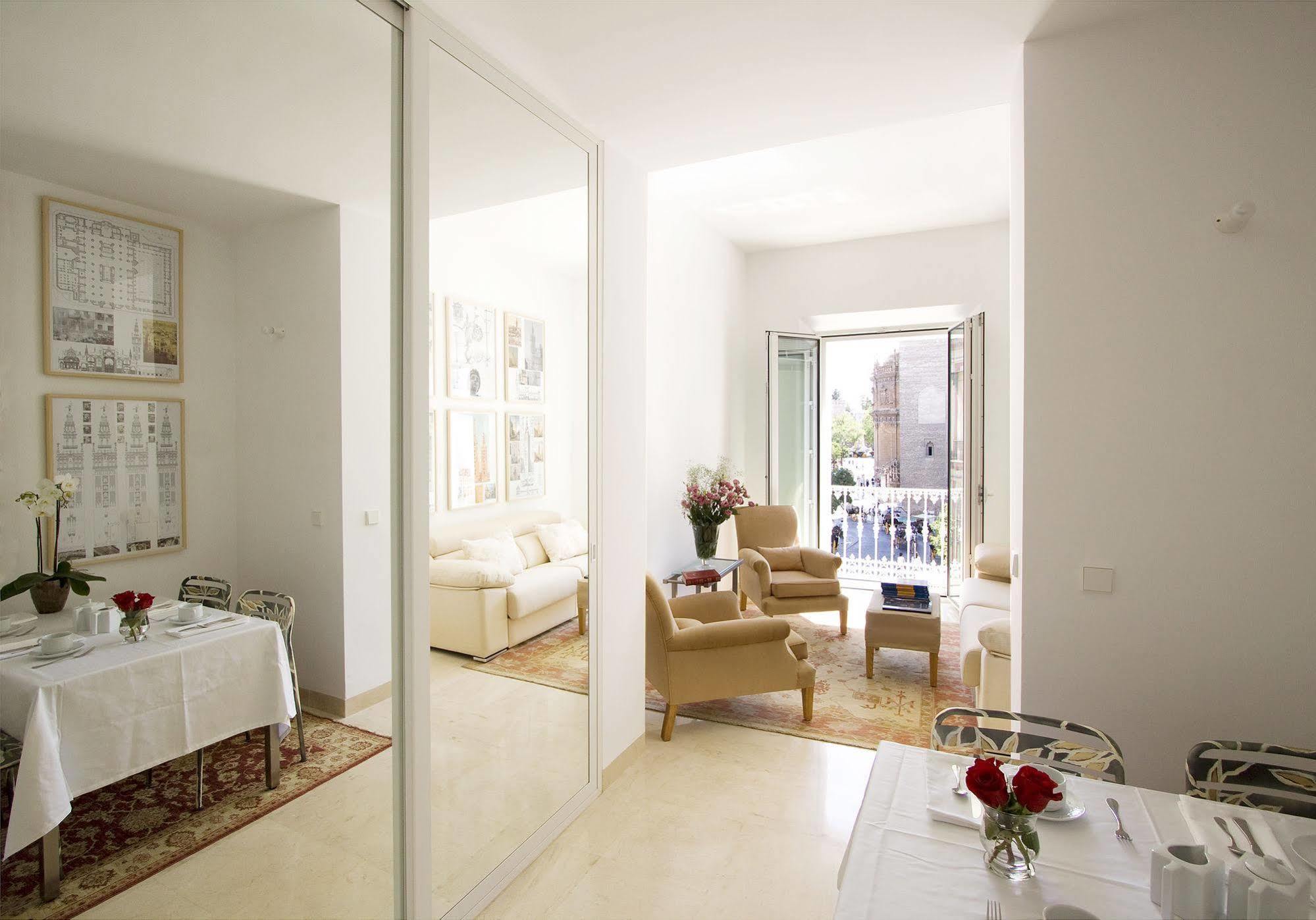 Apartamentos Alemanes Gradas Luxury Sevilha Exterior foto