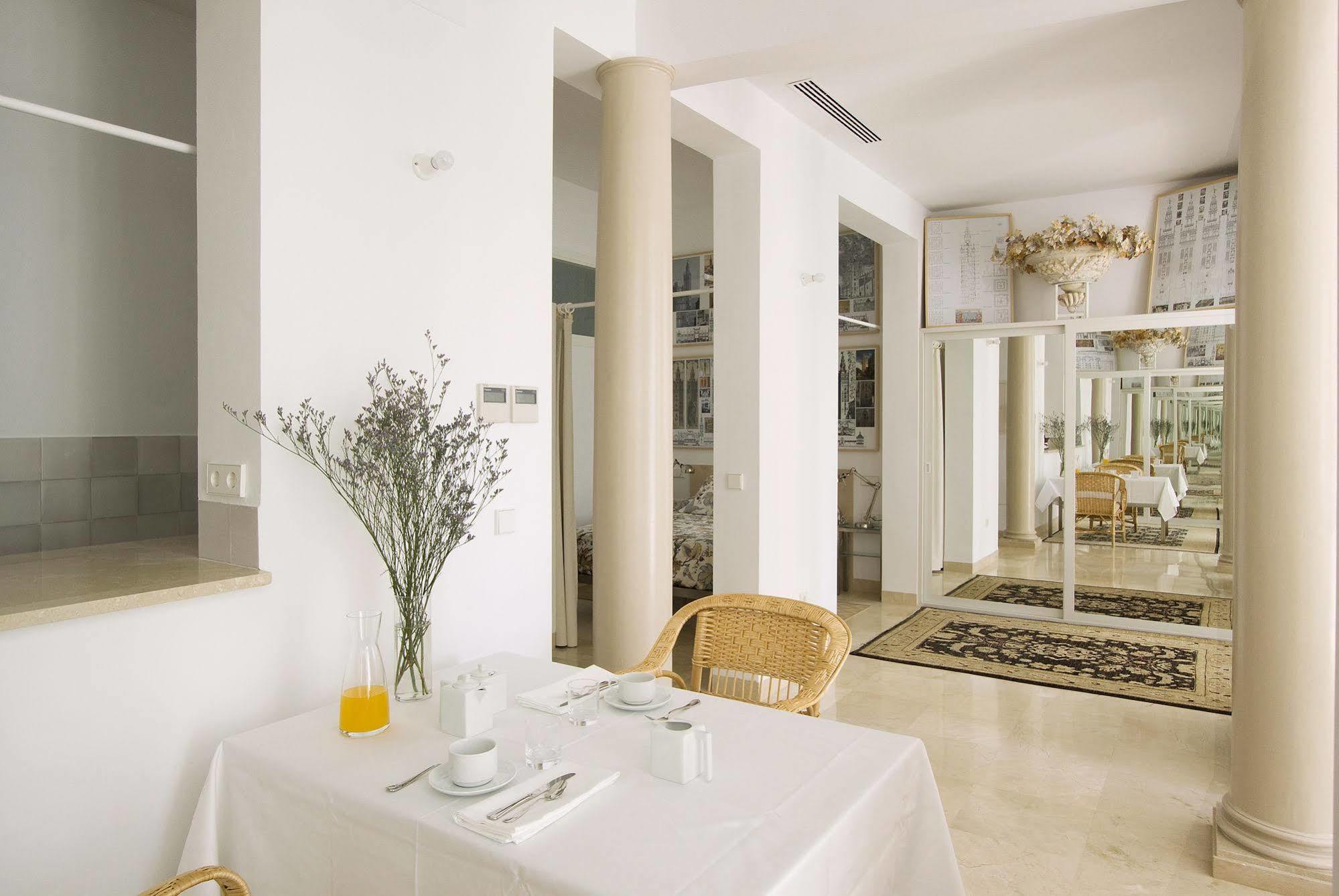 Apartamentos Alemanes Gradas Luxury Sevilha Exterior foto
