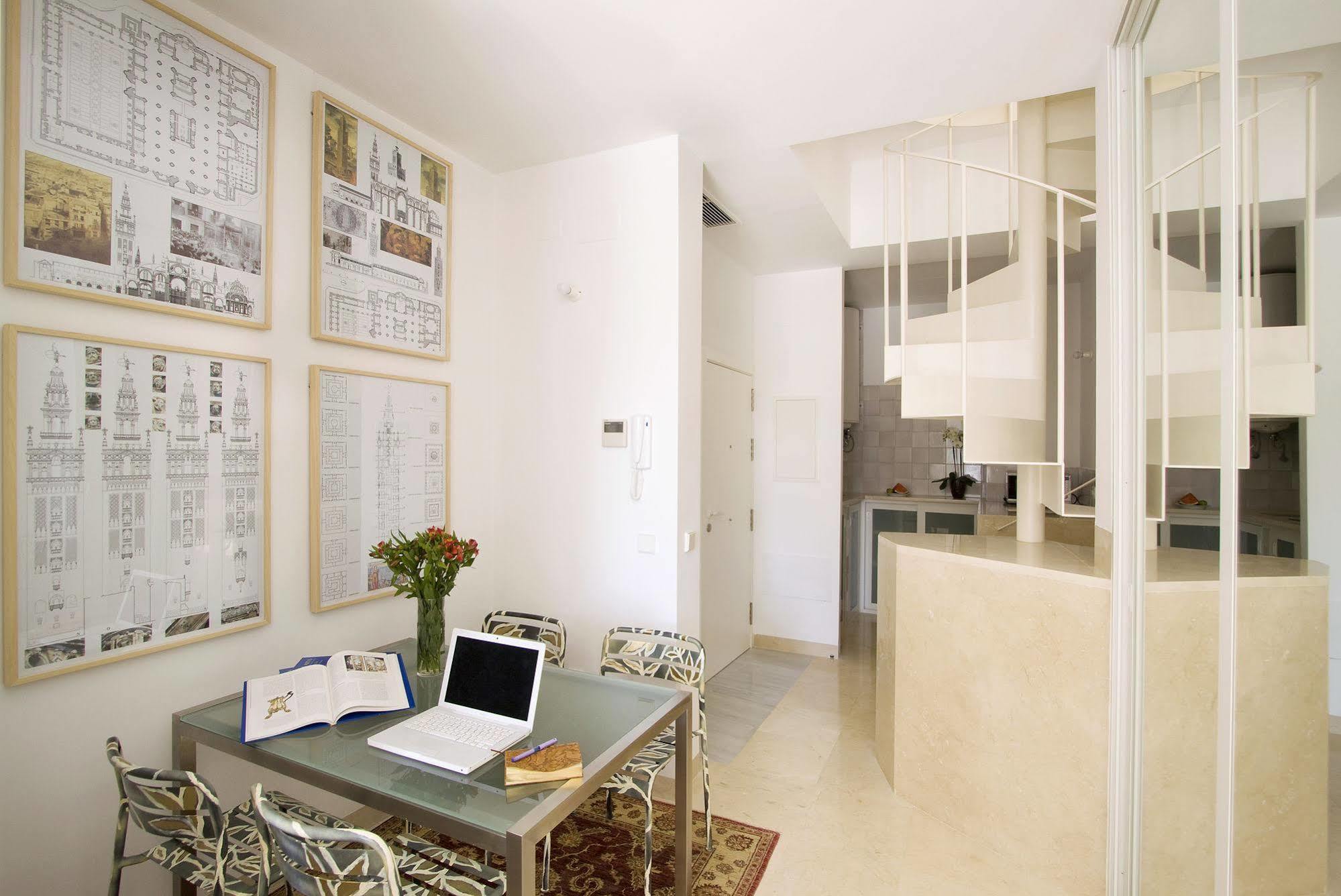 Apartamentos Alemanes Gradas Luxury Sevilha Exterior foto